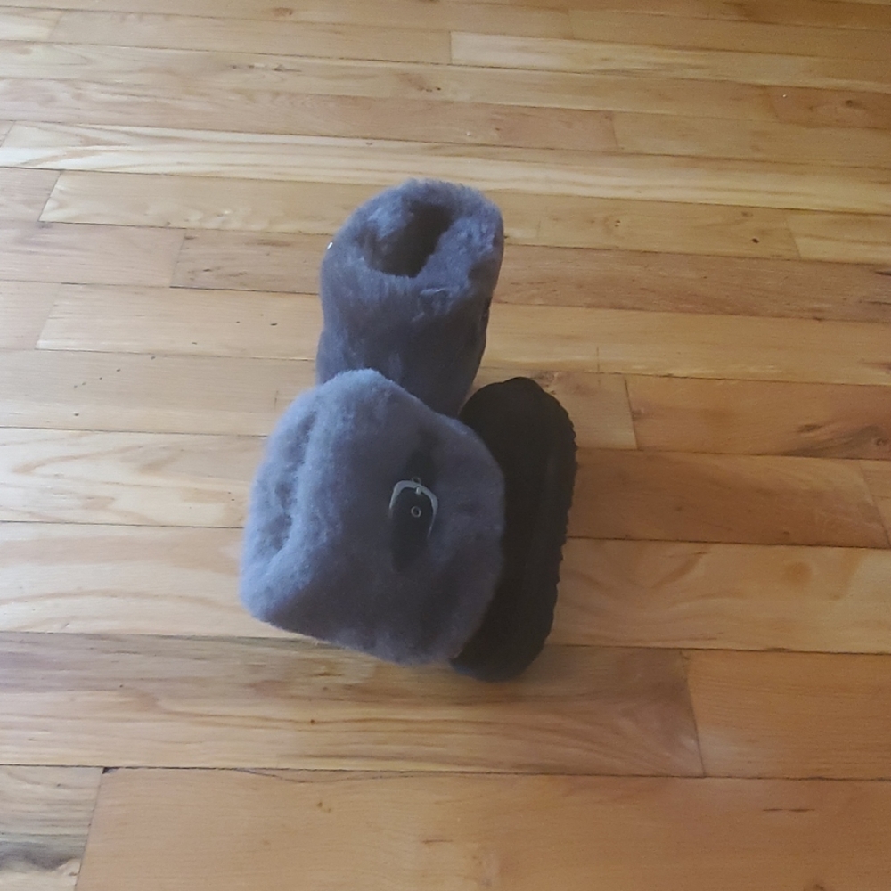 Boots - Picture 3 of 4